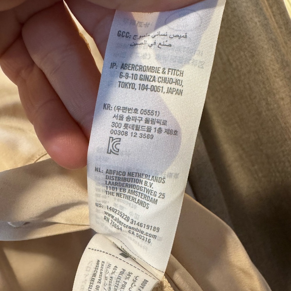 Abercrombie & Fitch Silky Cream Button Down Shirt - Picture 6 of 7